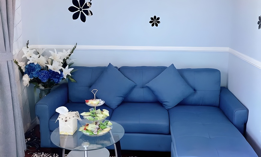 Image 6: One or Two 60- or 90-Min Couples Full Body Massages