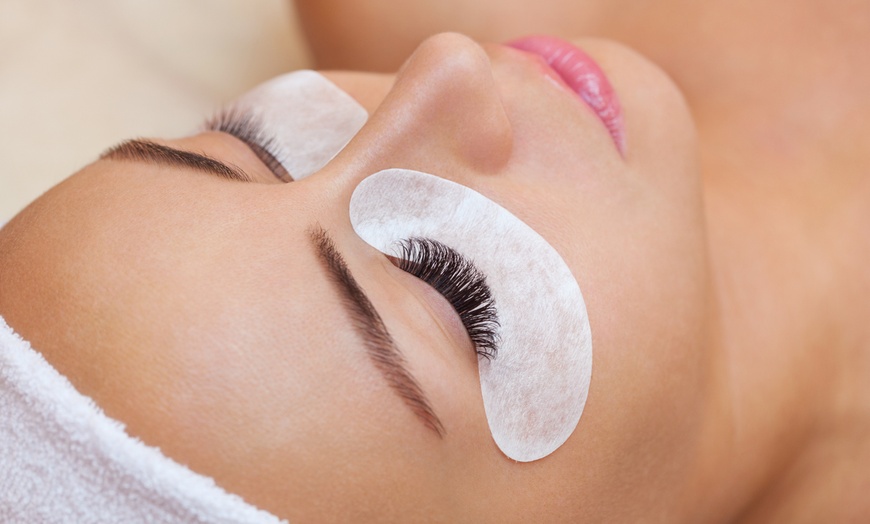 Image 4: Get Signature Eyebrow Package or 30-min Express Makeup Application at De Kruijff at the Veranda (Up To 28% Off)