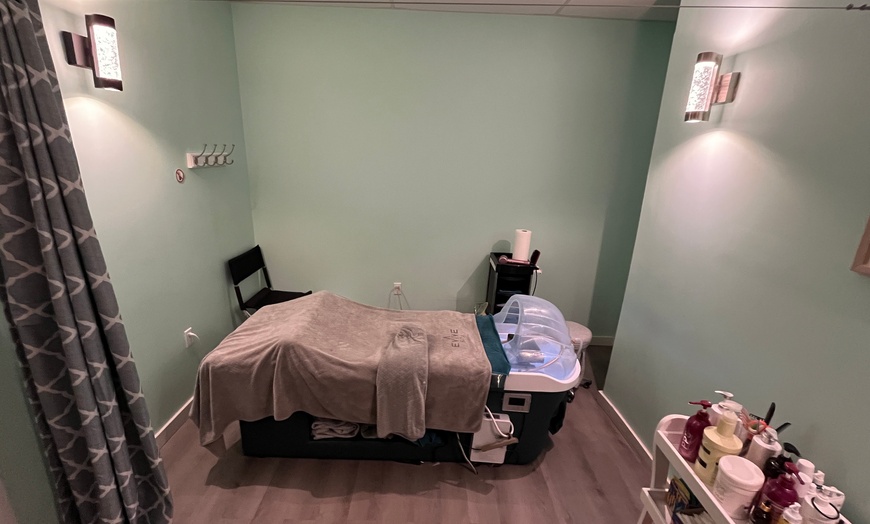 Image 5: Head Spa Massages with Mini Facial or Full Body Massage at EVIVE Spa