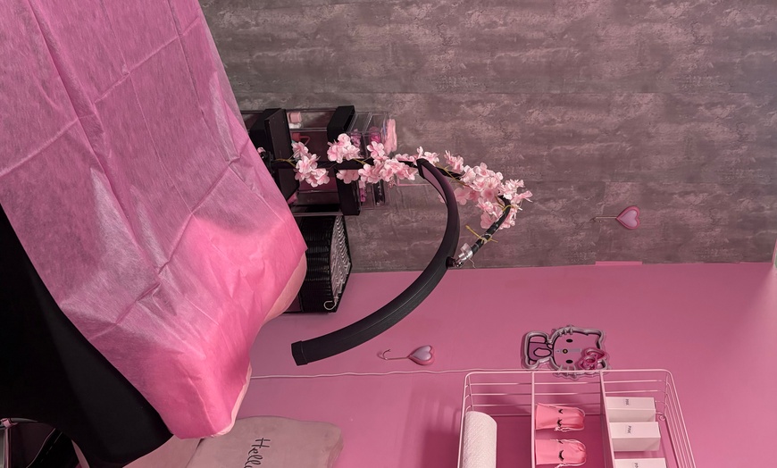 Image 5: Full Set of Classic Eyelash Extensions w/ 3D, 6D Volumes, 2 Week Fill