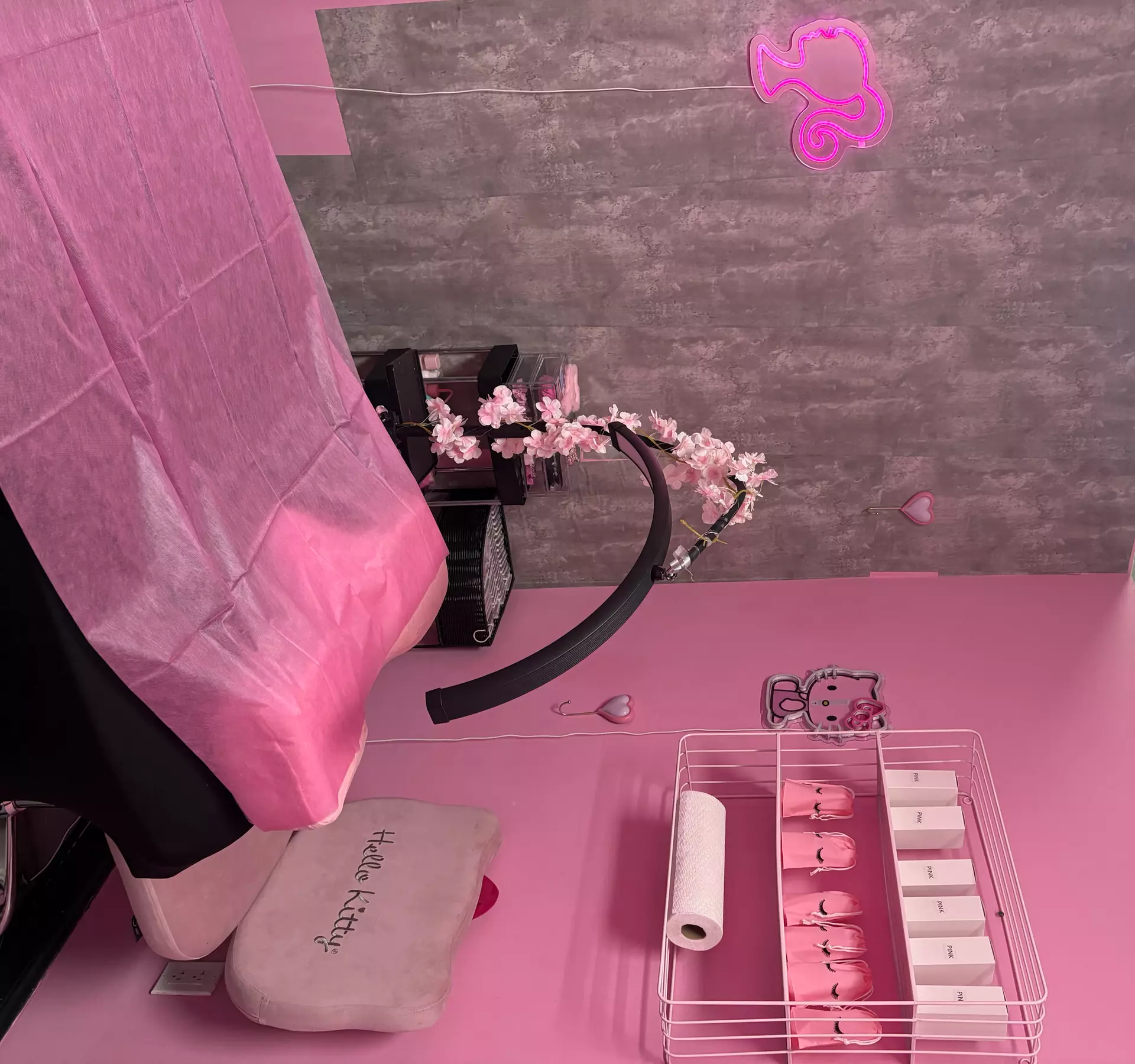 Full Set of Classic Eyelash Extensions w/ 3D, 6D Volumes, 2 Week Fill