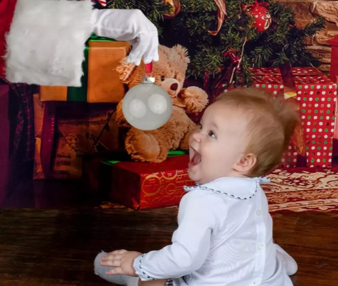 30 or 60-Min Seasonal or Holiday Photography Session + Photo Package