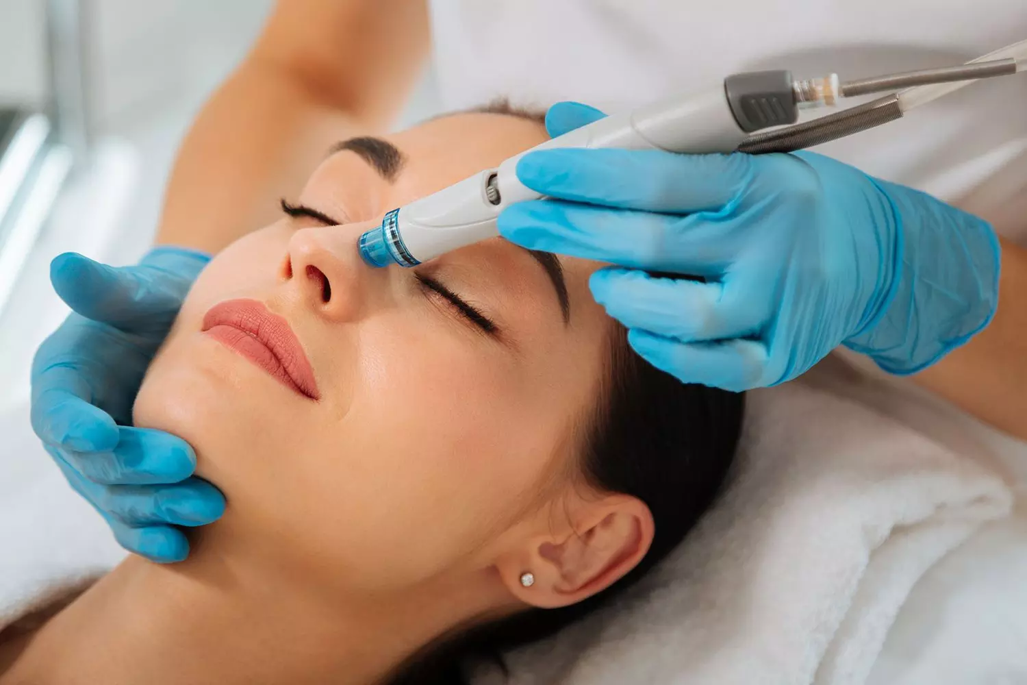 Revitalize Your Skin with a 60 Min Hydrafacial Experience