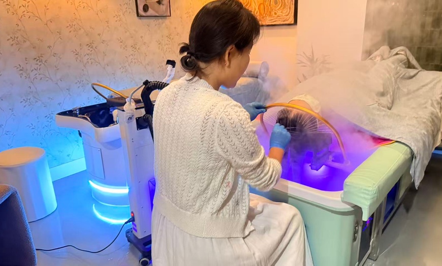 Image 3: Head & Full Body Spa with Complimentary Waxing & Acupressure