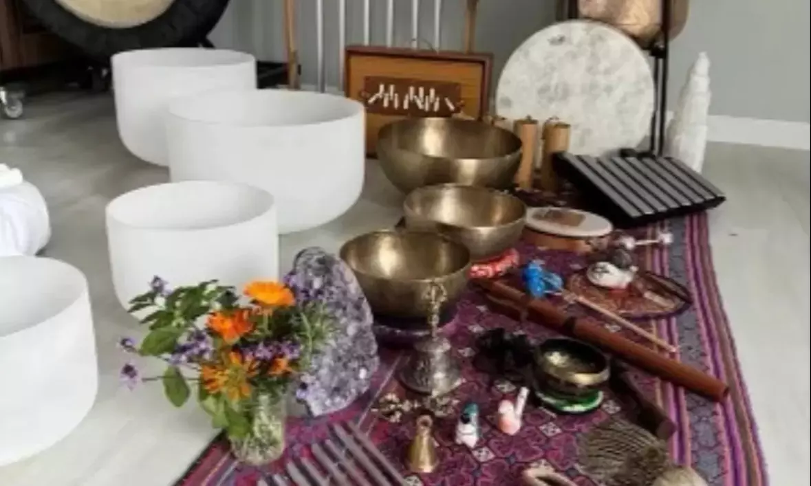 Experience Clarity at Psychic center: 3 Palm, Psychic Aura, 2 Tarot Card, Couple, or a Combo (Up to 66% Off) - Second Medium