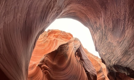 1 Traveler (PRIVATE VIP) Hogan Upper Antelope Canyon Tour Entry Ticket - Sunrise Voyage Tour USA