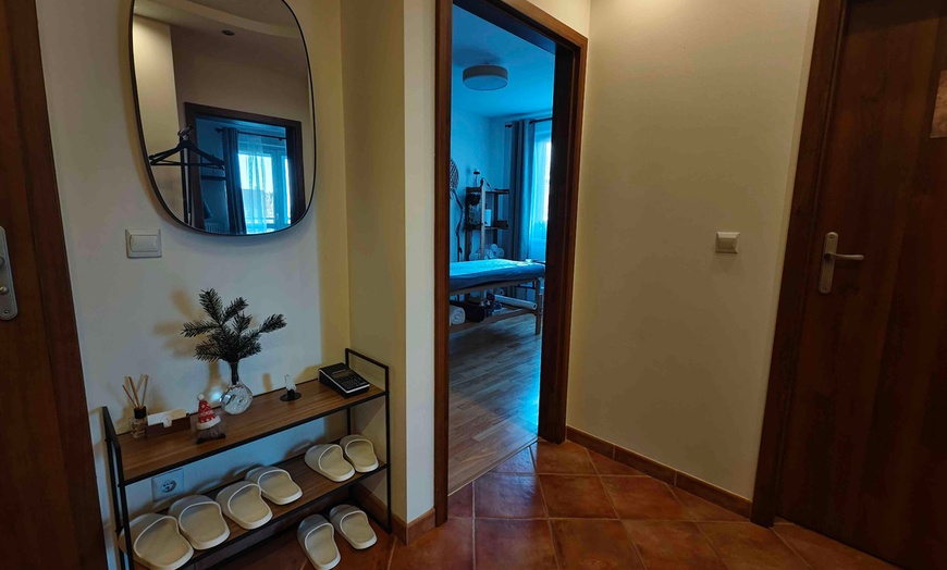 Image 4: Masaż klasyczny, relaksacyjny, gorącymi kamieniami, Kobido i więcej