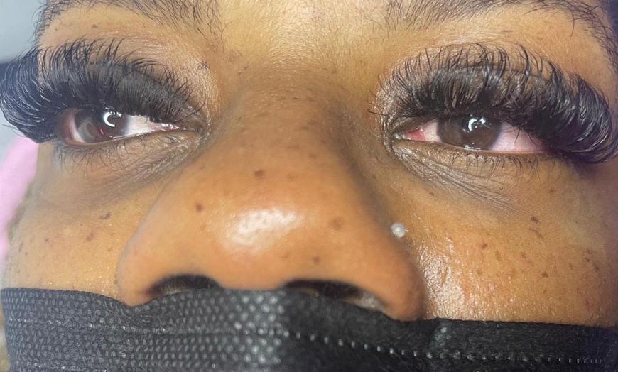 Image 4: Light Volume Hybrid or Volume Eyelash Extension Packages