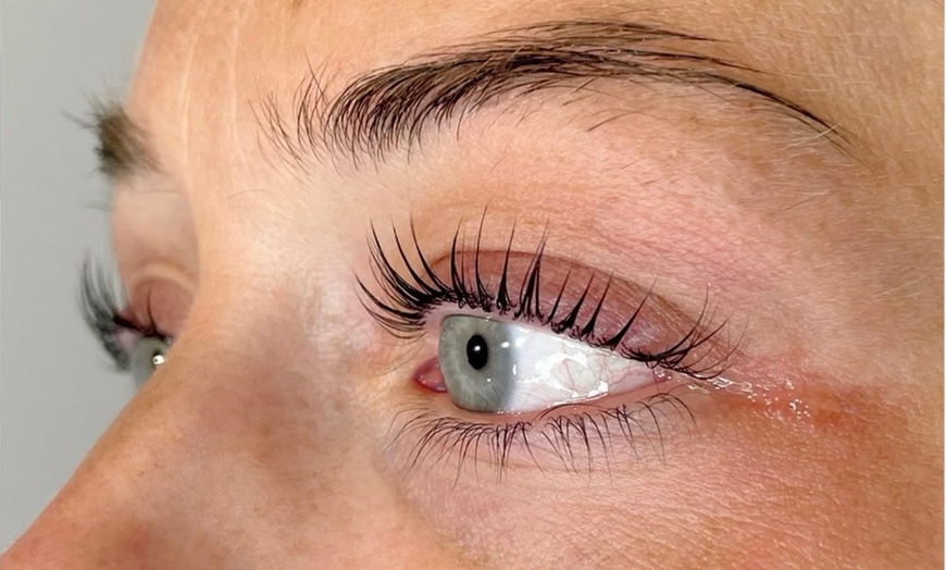 Image 5: Enhance Your Look with Full Set of Eyelash Extensions 