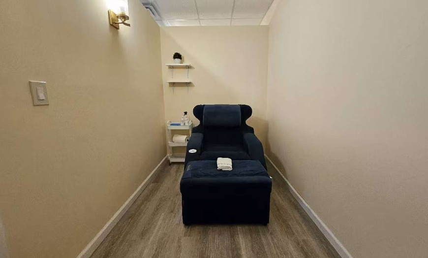 Image 3: Blissful Escape Awaits: Deluxe Bodywork or Foot Reflexology Package 