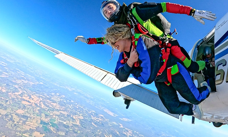 Image 2: Tandem Skydive from 10,000 Feet – Nashville Area