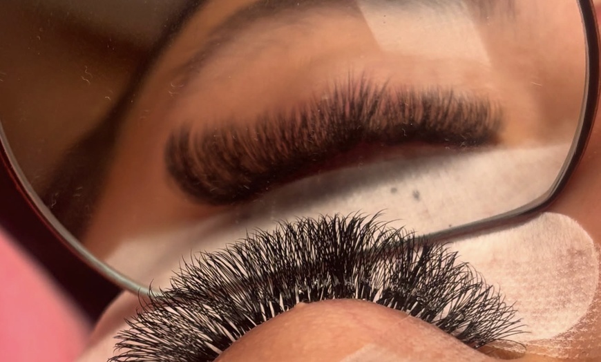 Image 2: Up to 44% Off on Eyelash Extensions at Pretty Kitty Perth