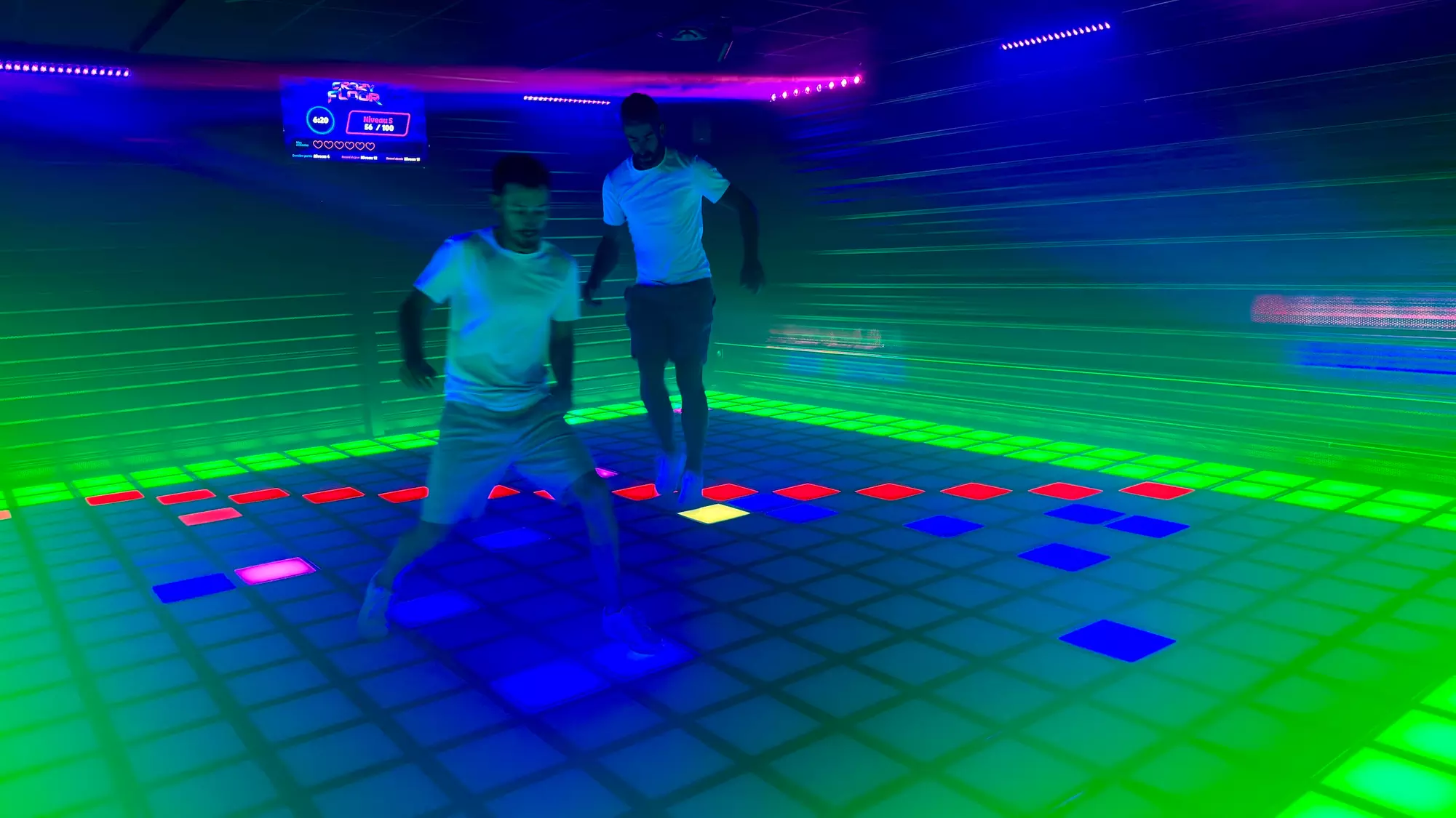 1 ou 2 parties de Crazy Floor, le jeu qui rend ouf