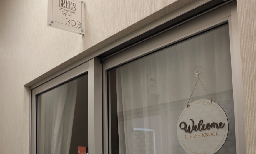 Image 4: Choice of One or Three 60 or 90 Minute Custom Massage Sessions 