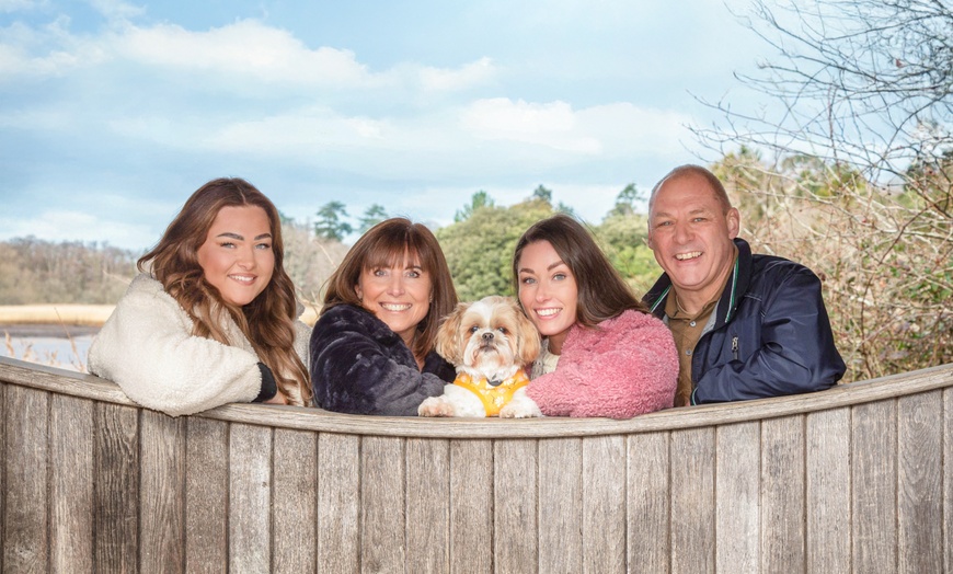 Image 5: Family Photoshoot with Prints