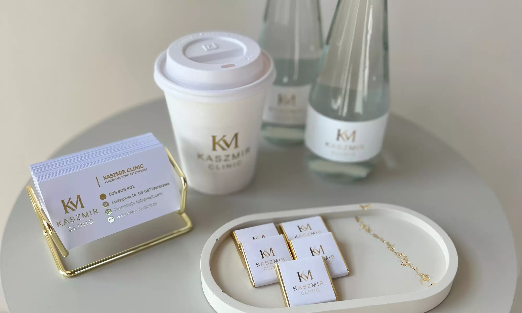 Wieloetapowy zabieg oczyszczający na twarz, szyję i dekolt