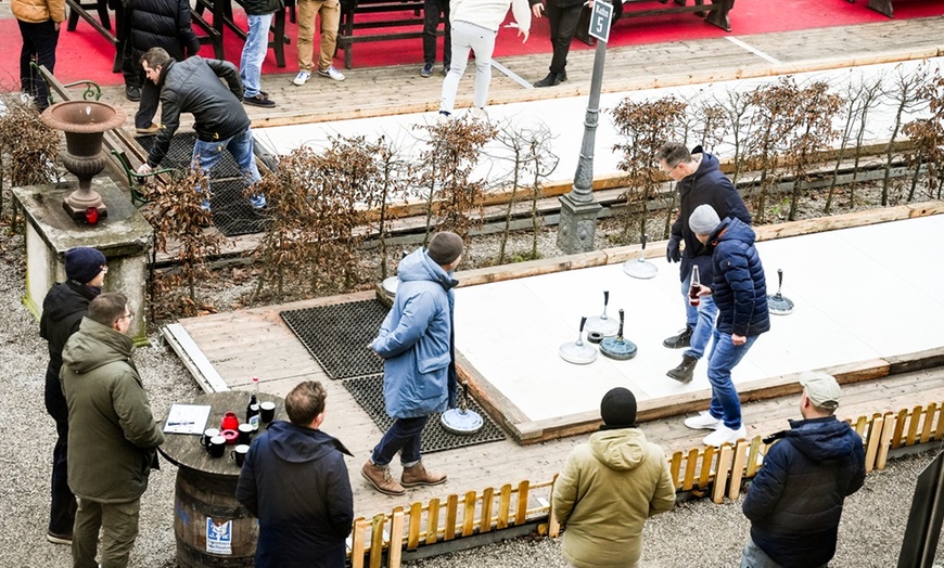 Image 3: 1 Std. Eisstockschießen im Winterbiergarten für bis zu 10 Personen