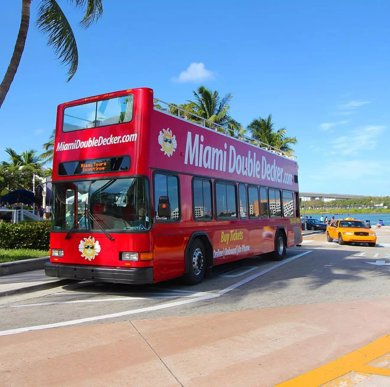 Explore Miami’s Iconic Landmarks: Double-Decker Tour and Boat Tour