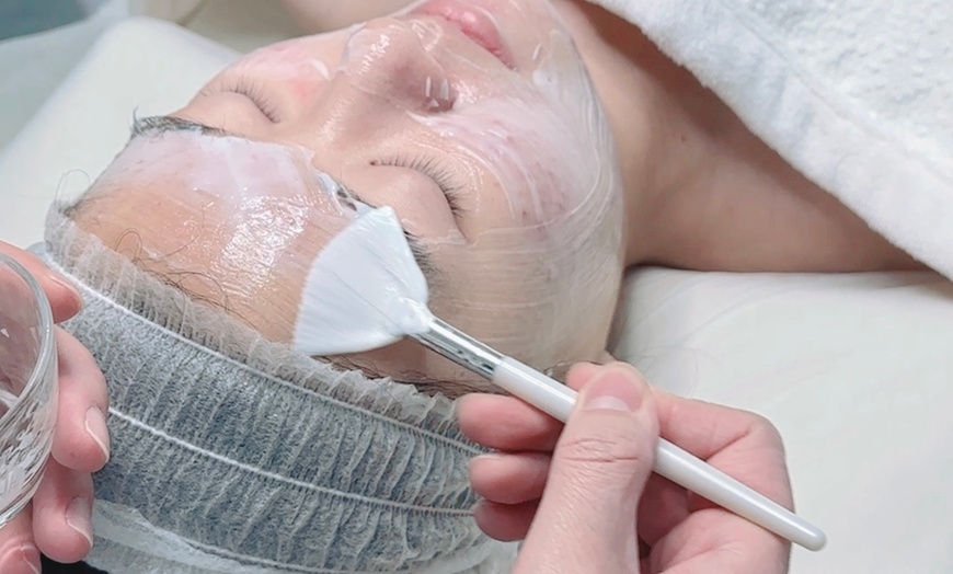Image 2: Up to 60% Off on Pampering Package at Strada Bellezza