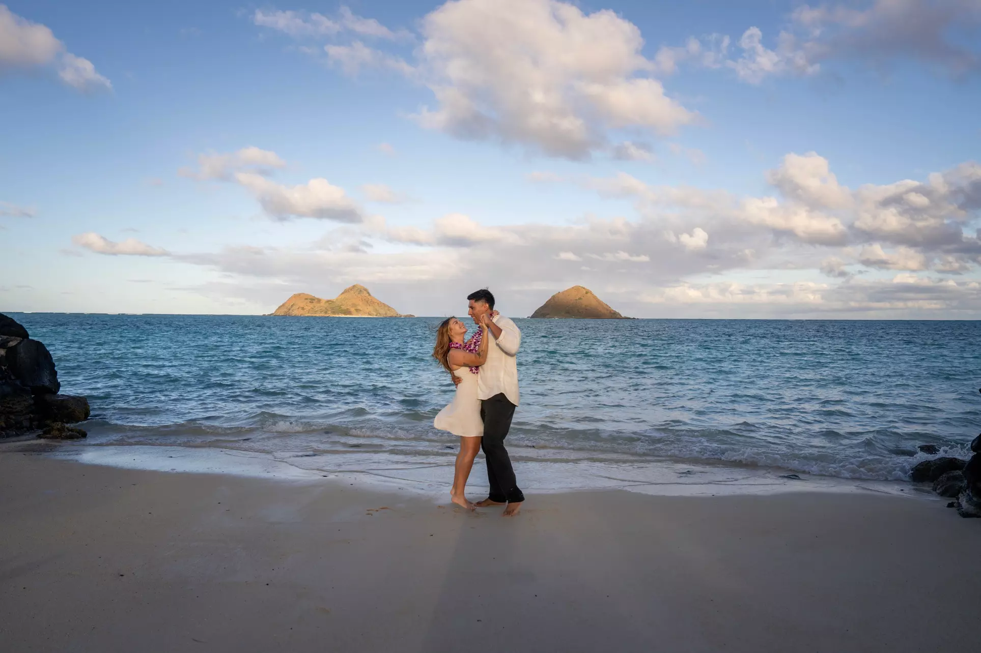Capture Stunning Moment of 30-Minute Family Photo or Proposal Session 