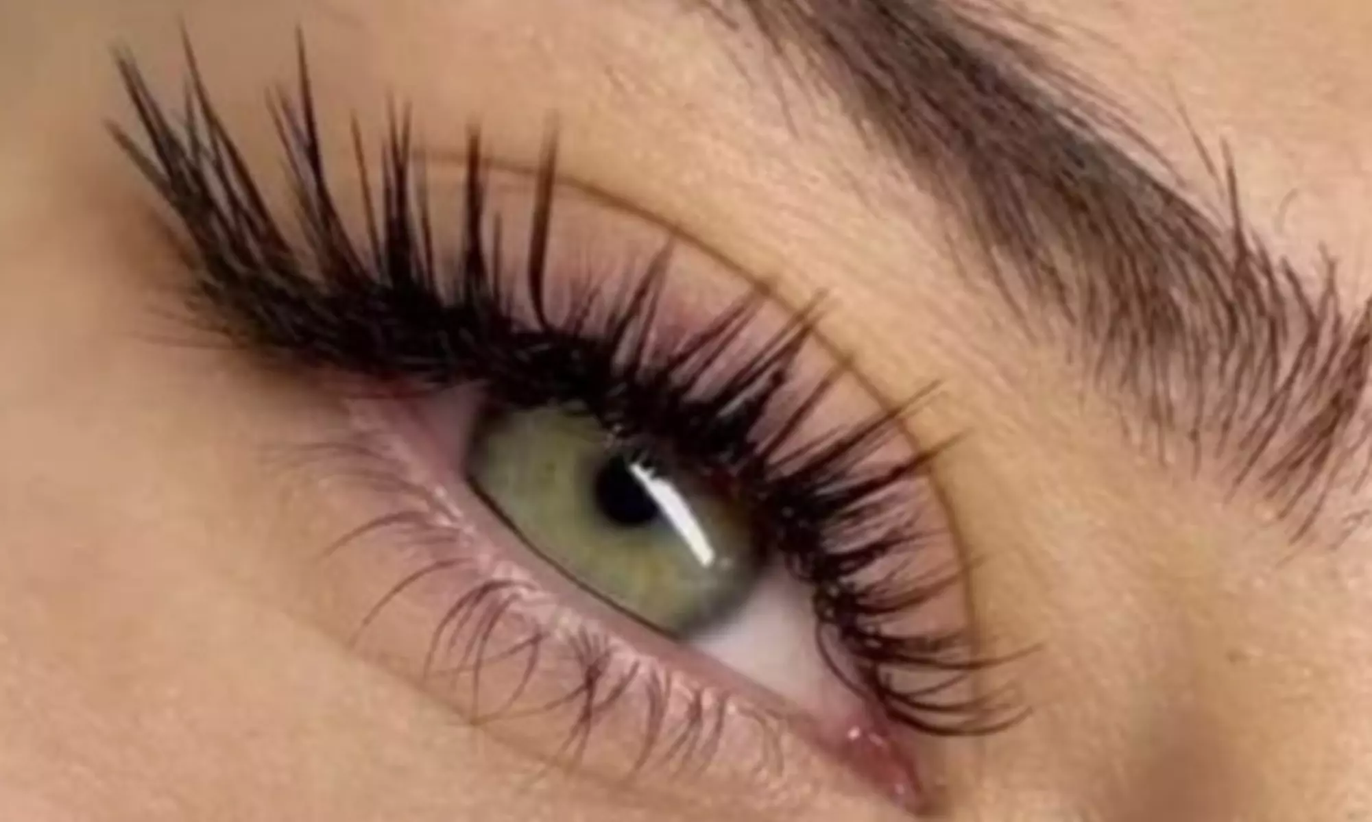 Wimpernverlängerung nach Wahl: Klassisch, Wispy oder Volumen