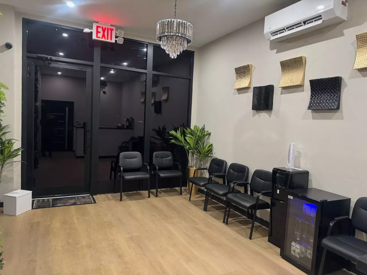 Lymphatic Drainage for Detoxification & Sculpting at The Luxe Medical Clinic (Up to 60% Off) - Image 3