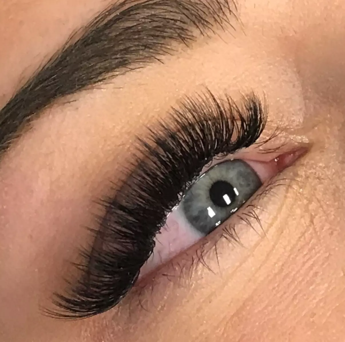 Juicy Esthetics: Up to 25% Off Full Set Eyelash Extensions at Thee Esthetician Goddess - Image 3