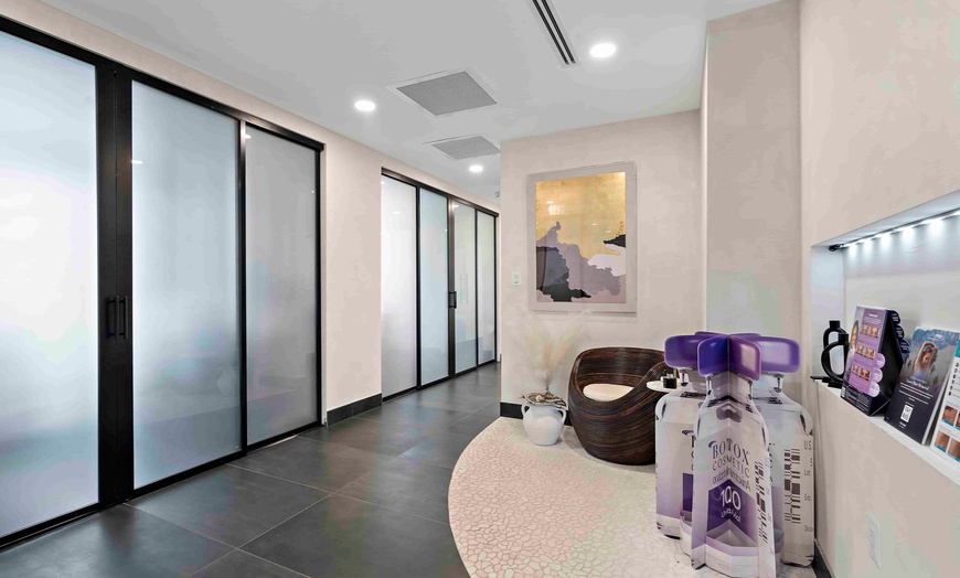 Image 5: Laser Hair Removal for M, L, XL Areas and Full Body plus HydraFacial