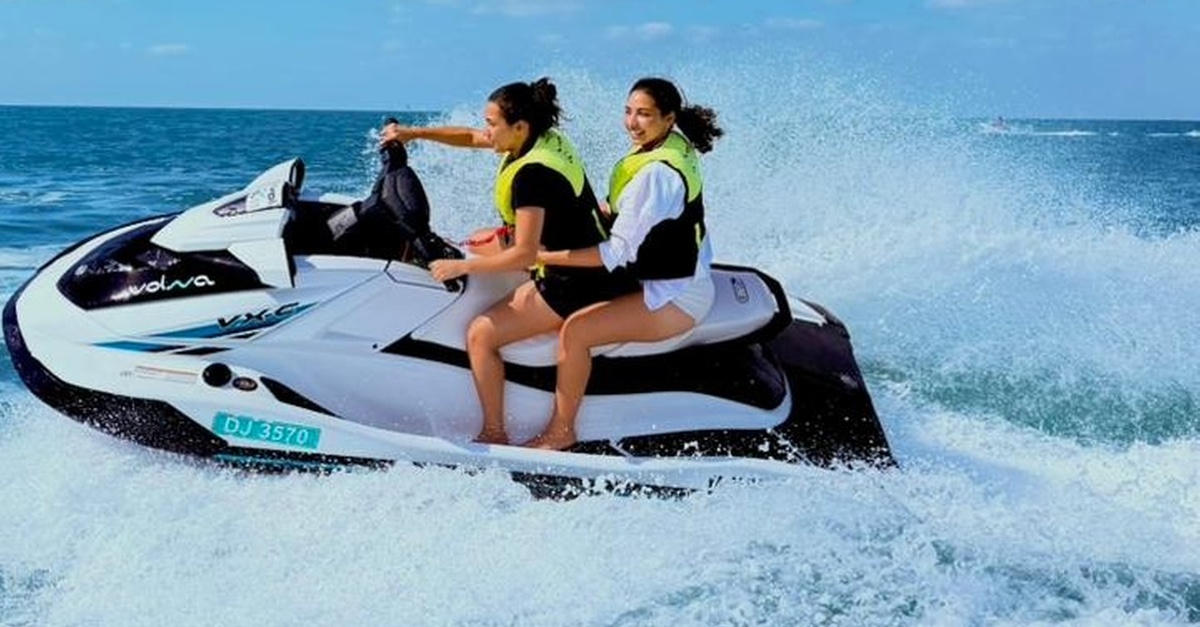Ride The Waves With 30 Or 60-minute Jet Ski Or For Two People Ride The Waves With 30 Or 60-minute Jet Ski Or For Two People