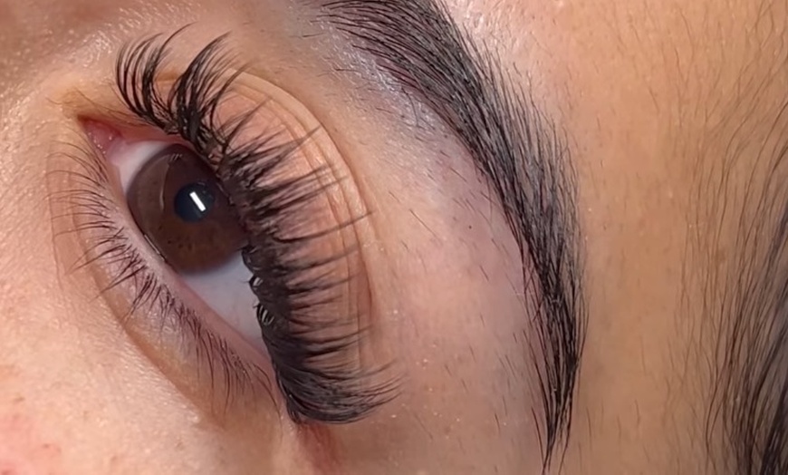 Image 6: Full Set of Classic Eyelash Extensions with Optional Volume or Fills