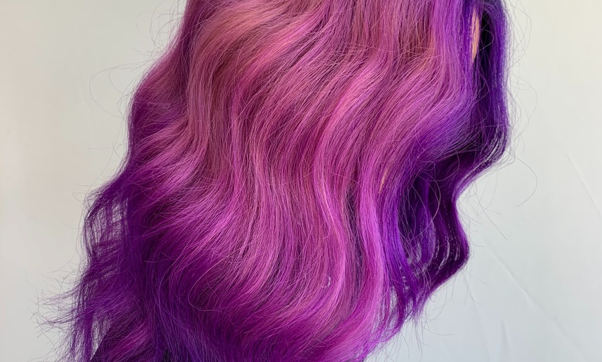 Image 5: Up to 50% Off on Salon-Hair Color/Highlights @The Curl Parlor