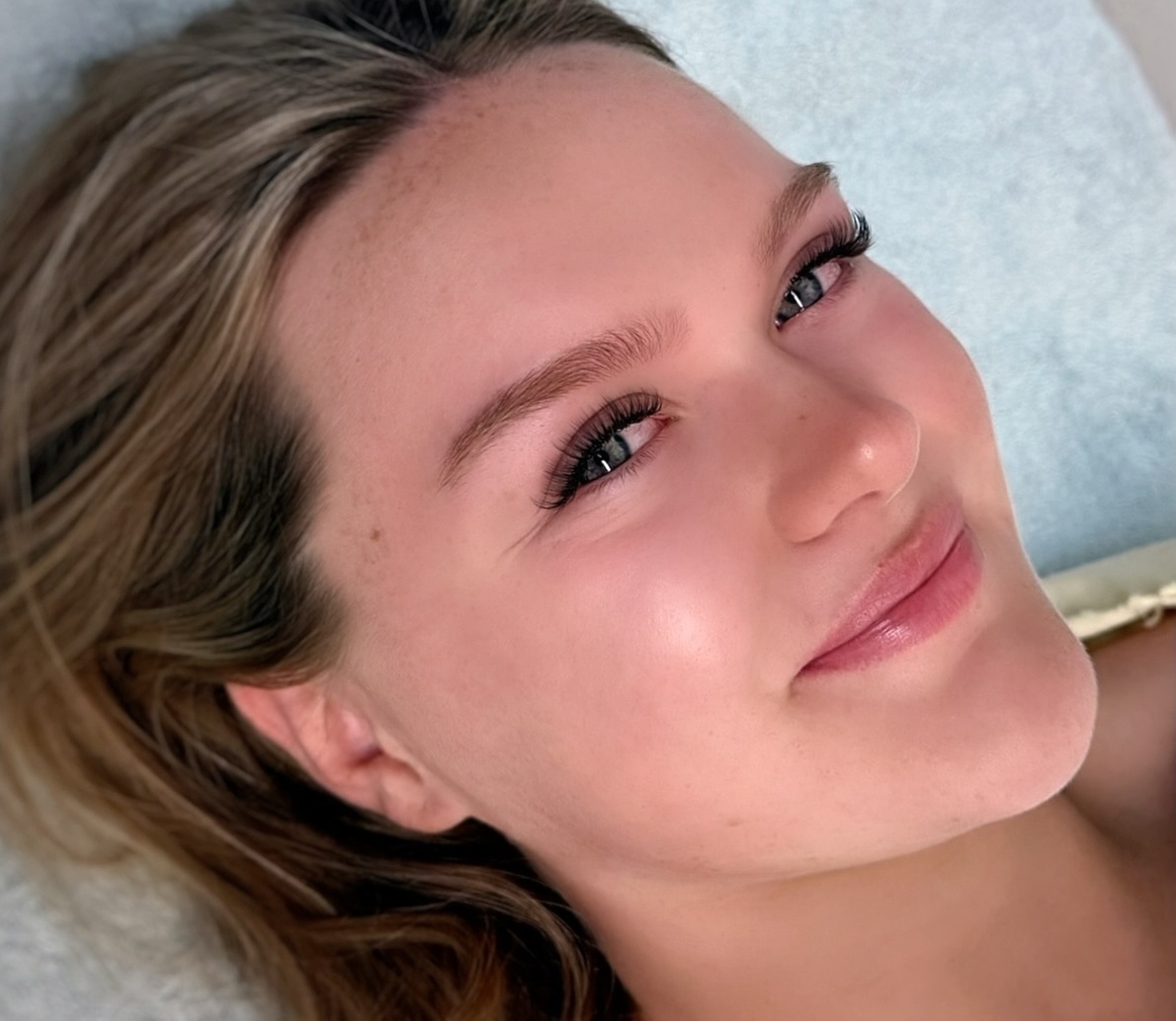 Enhance Your Eyes with Professional Eyelash Extensions & Collagen Mask