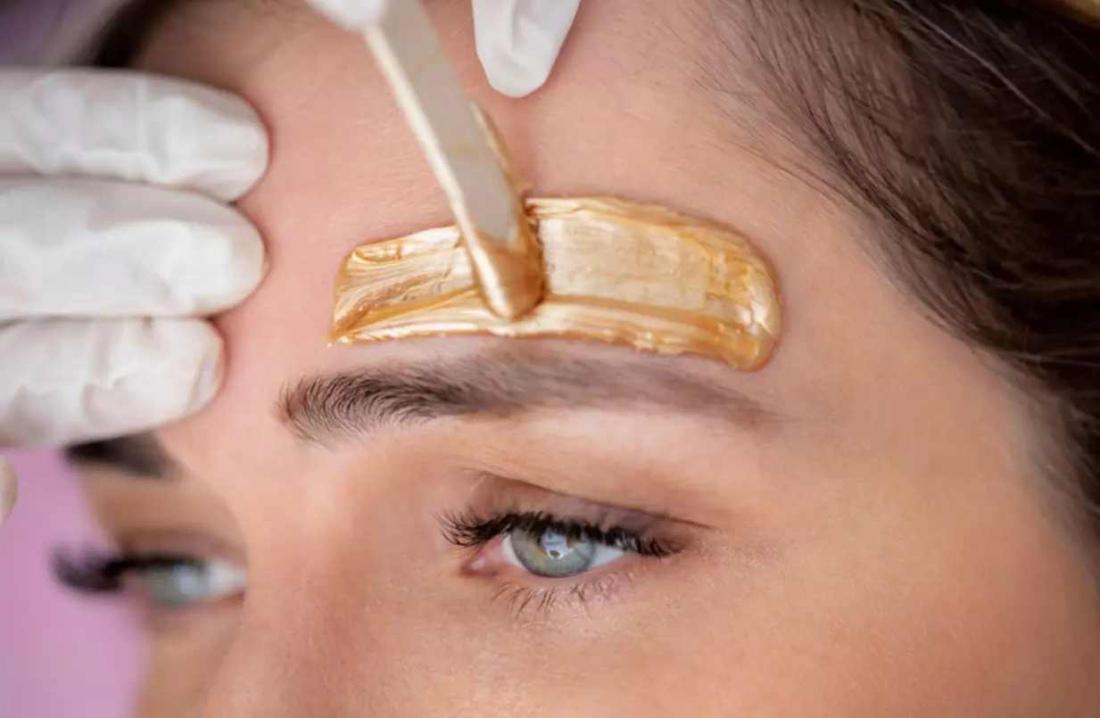Perfect Brows with Sculpting, Waxing, Tinting and Lamination