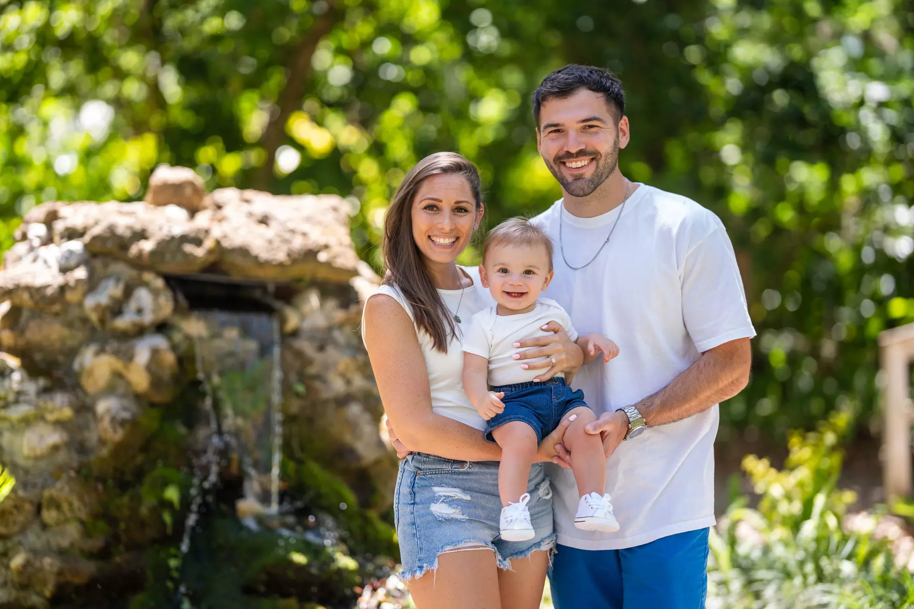 Jammin'Swing: Capture Special Moments with Outdoor Photo Shoots