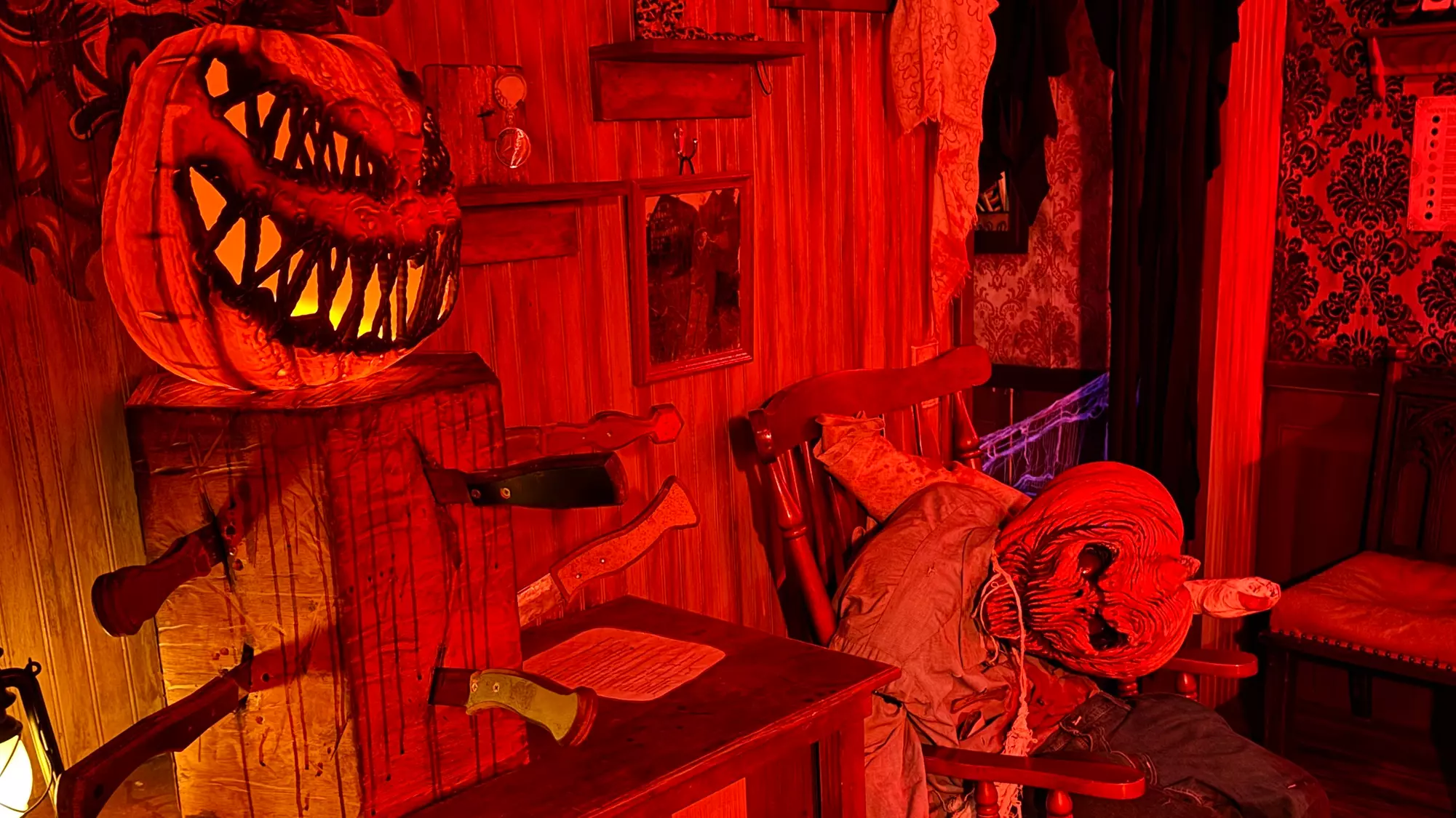 Unlock Epic Fun & Adventure w/ Admission for 60 Minutes Private Rooms!
