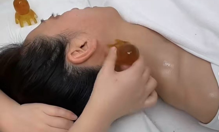 Image 4: One or Two Sessions of 30 or 60 Minute Scalp Care Head Spa 