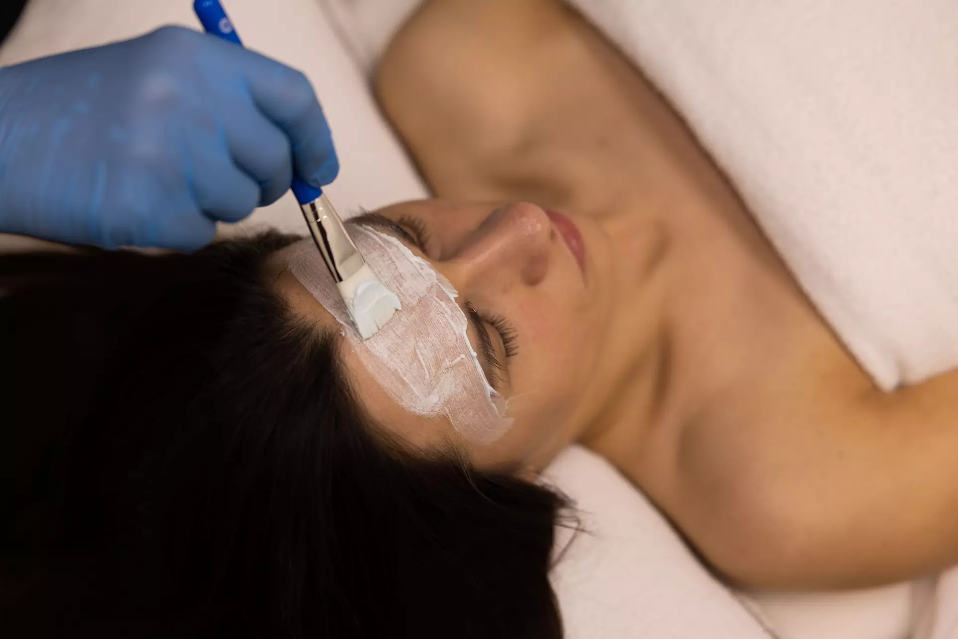 Lift Your Spirits and Your Skin: Discover Non-Surgical Facelifts!