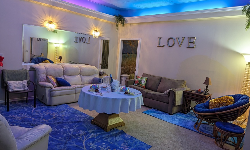 Image 2: Wellness Rituals: Holiday Rejuvenation, Winter Warmth & Radiance