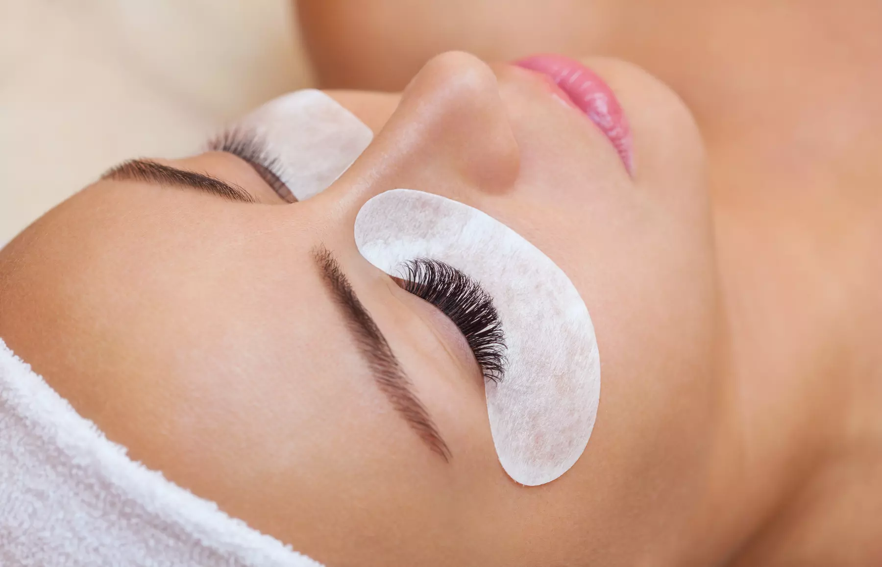 Get Stunning Eyes with Volume 3D, Hybrid, Mixed Volume & Classic Eyelash Extensions (Up to 34% Off)