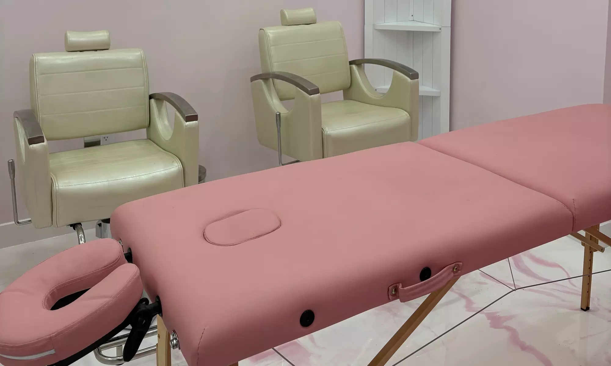 Up to 76% Off on Lipo - Non-Invasive Laser-iLipo at Dollface room