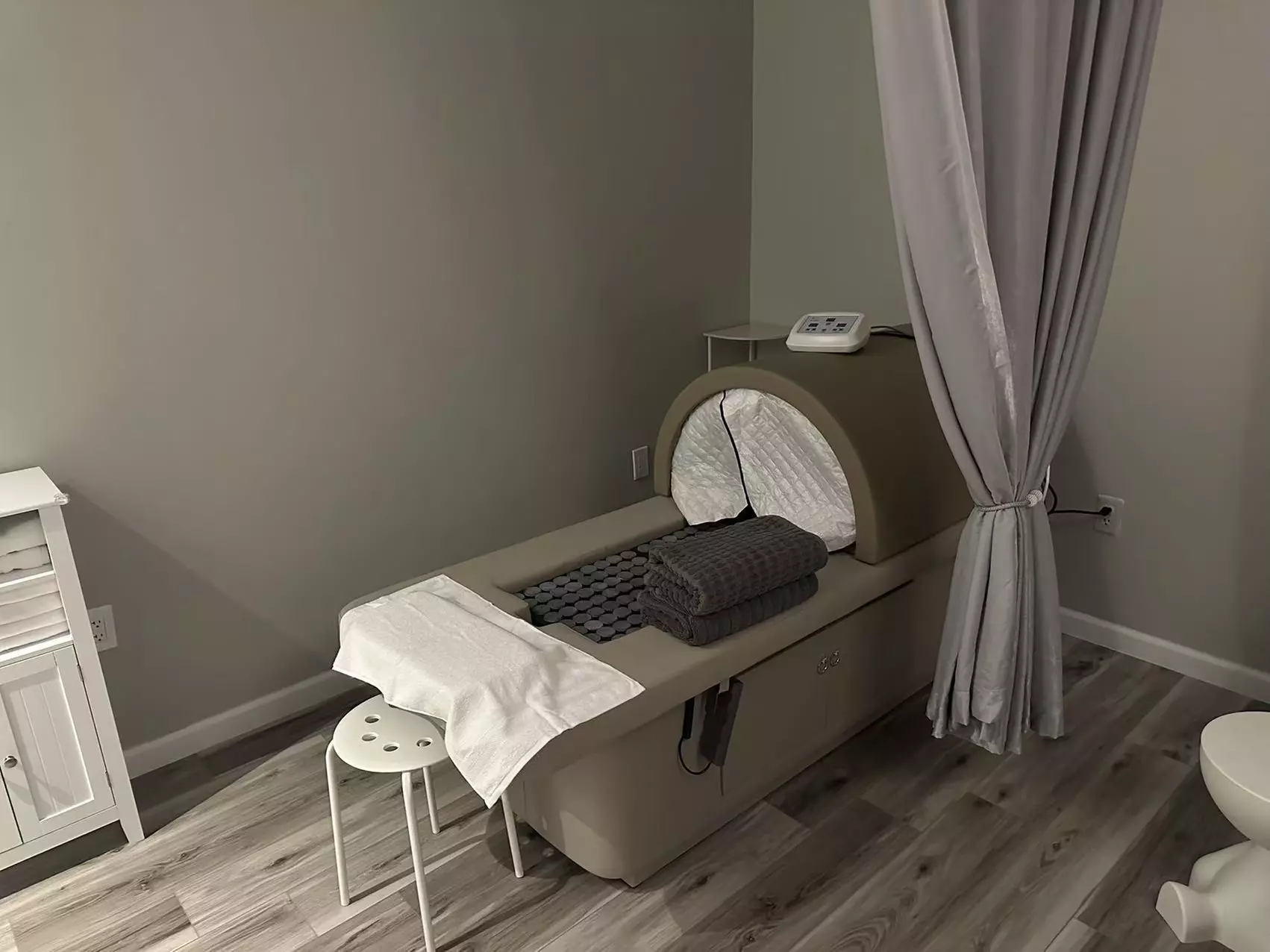 Unwind and Relax: Tuina Body Massage and Herbal Aromatherapy