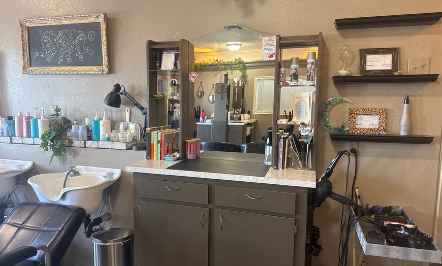 Image 5: Transform Your Hair with a Men's and Women's Cut!