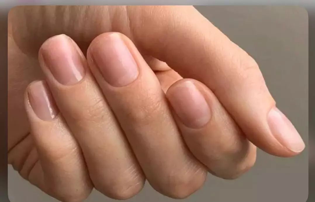 Klasyczna lub hybrydowa stylizacja paznokci w wersji spa