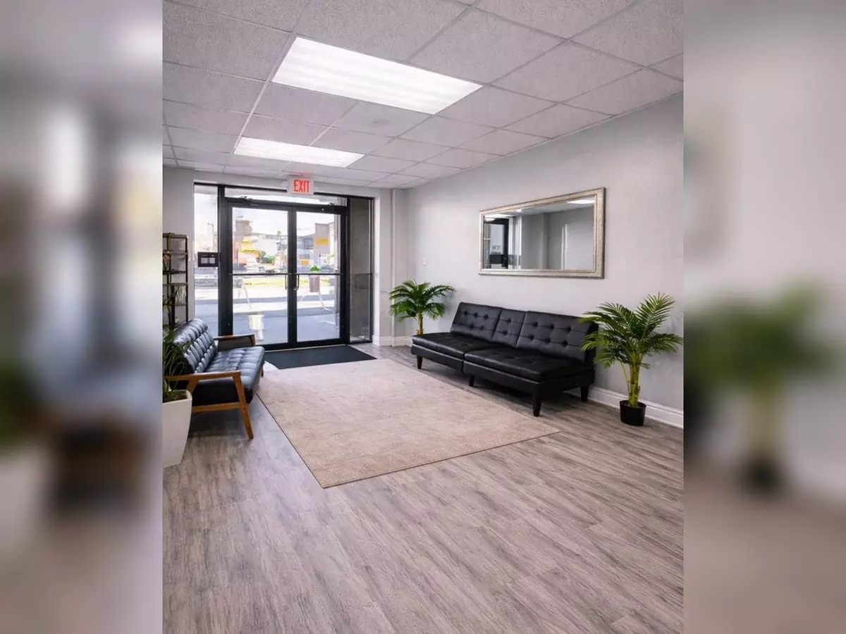 Choice of 60 or 90 Min Relaxation Aromatherapy or Deep Tissue Massage at Hands Healing Touch (Up to 31% Off) - Image 3