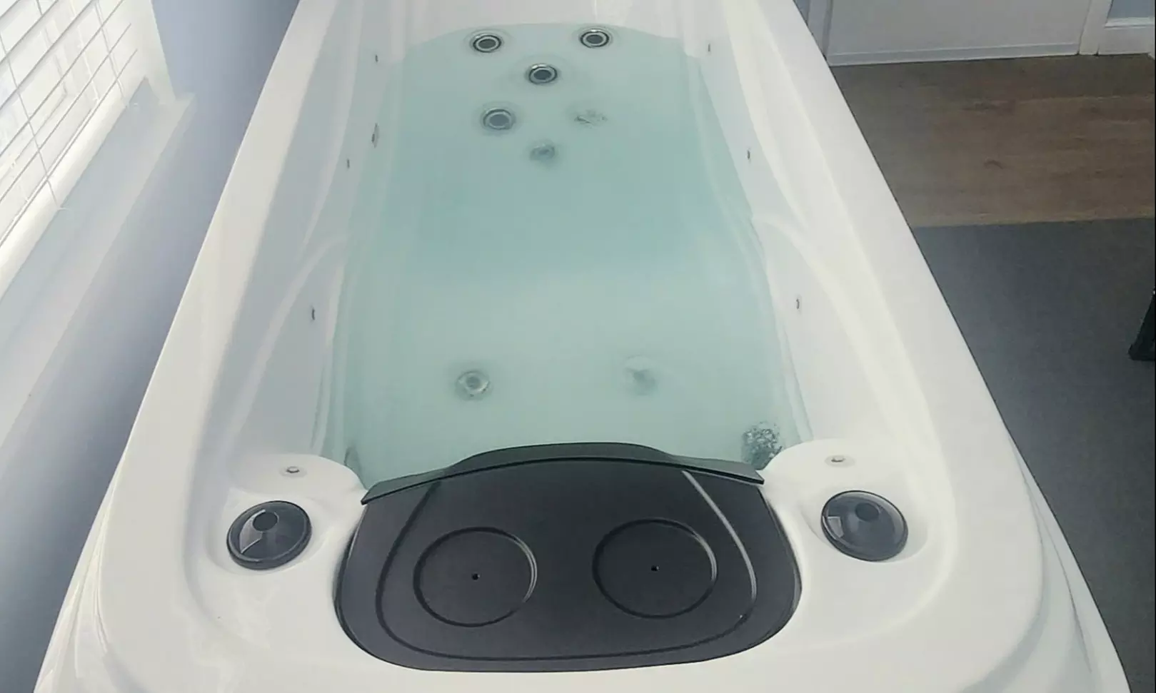 Whole-Body Cryotherapy or Cold Plunge Sessions at Core Cryo 