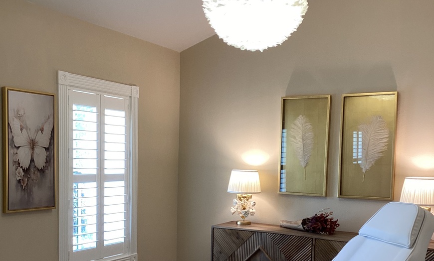 Image 3: Refresh Your Look with 20, 40, or 60 Units of Jeaveau 