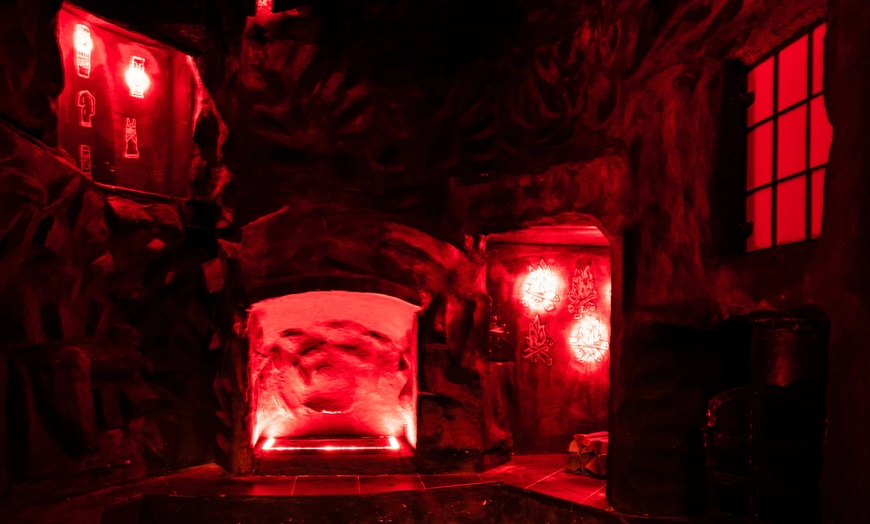 Image 4: VAONS Escape Room „Die Rüstung Gottes“ für 2 - 6 Personen