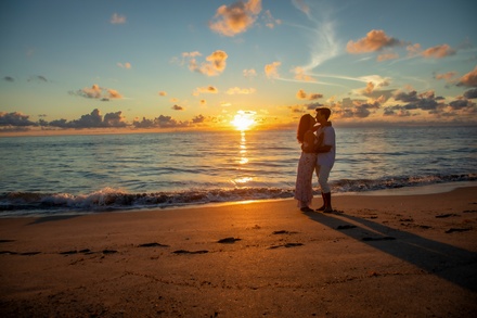 90 Minute Outdoor Photography Session with Photo Package - Oceanic Photography**