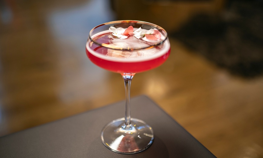 Image 10: Burger with Fries or Pizza and Cocktail, Wine or Beer