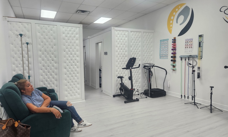 Image 2: 60 Min Full Body Massage or Full Body Couples Massage w/ Hot Stones 